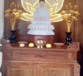 THI CÔNG TỦ KỆ TRANG THỜ TẠI BA TRI