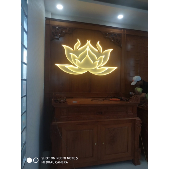 THI CÔNG TỦ KỆ TRANG THỜ TẠI BA TRI